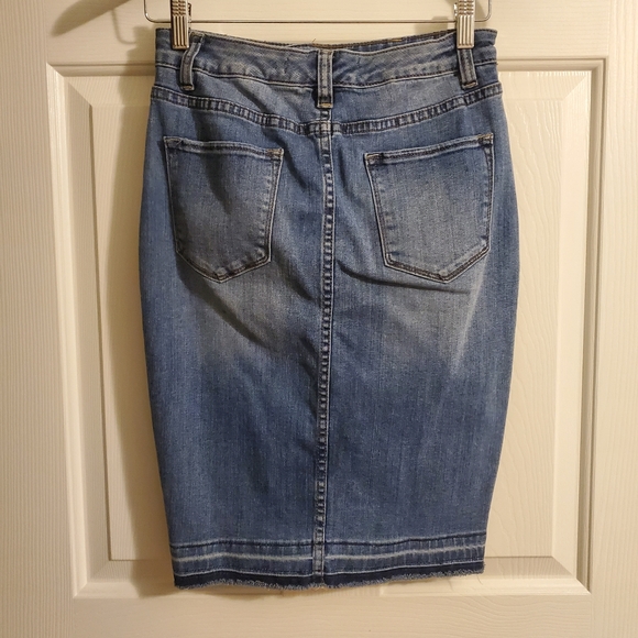 Denim pencil skirt size 6 - Picture 4 of 4
